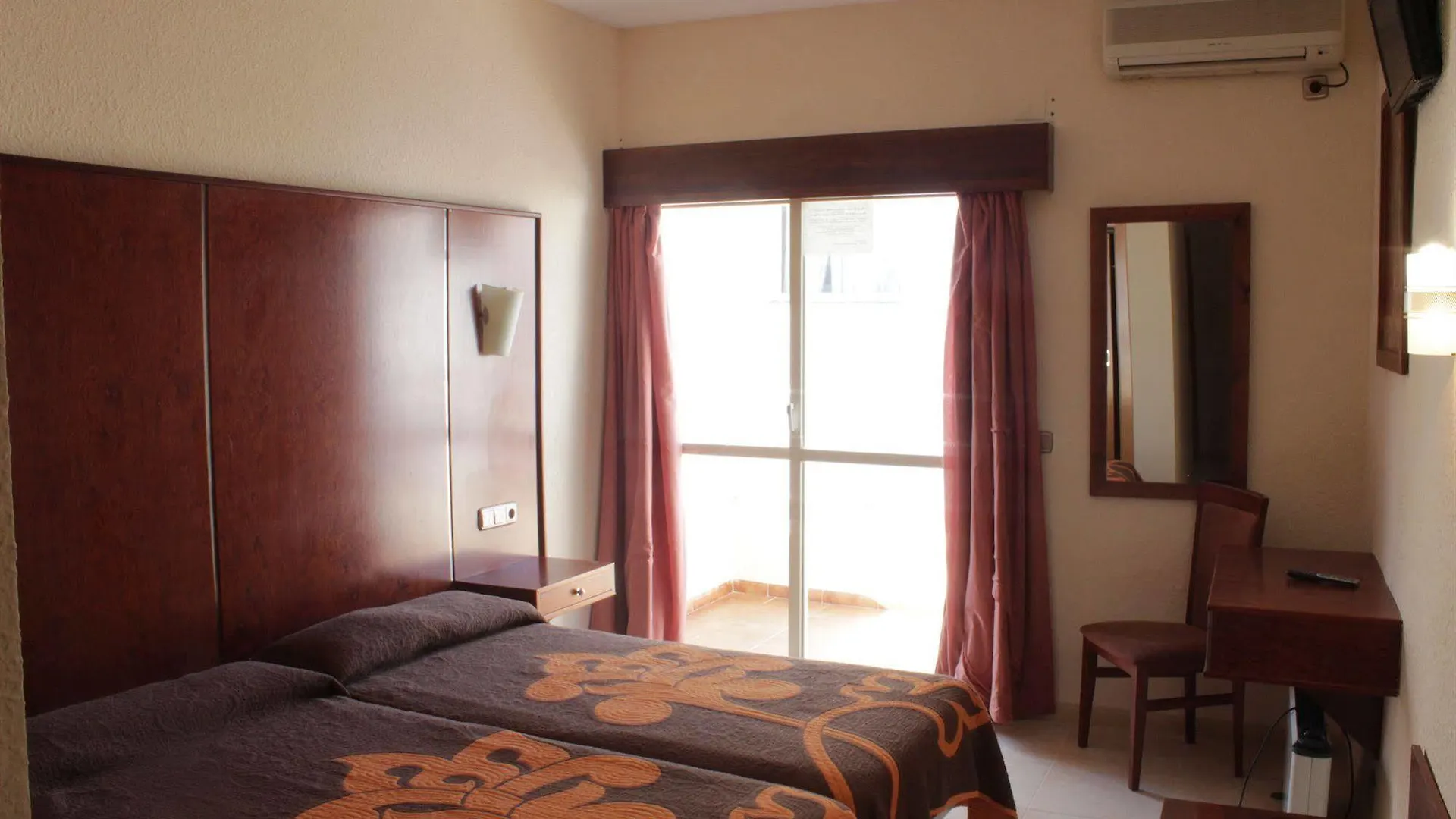 Nch Hotel Торремолинос 2*,